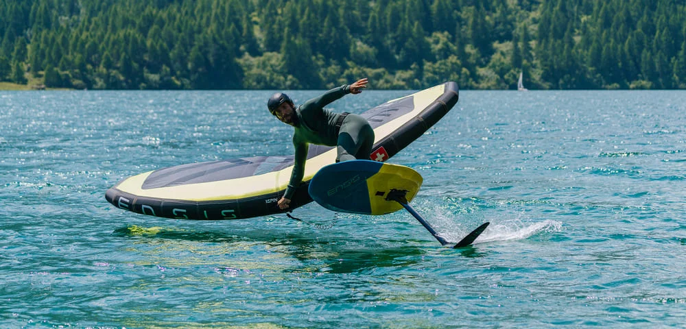 Wingfoil single lesson course in Cannobio Lago Maggiore con Follow Me Adventures